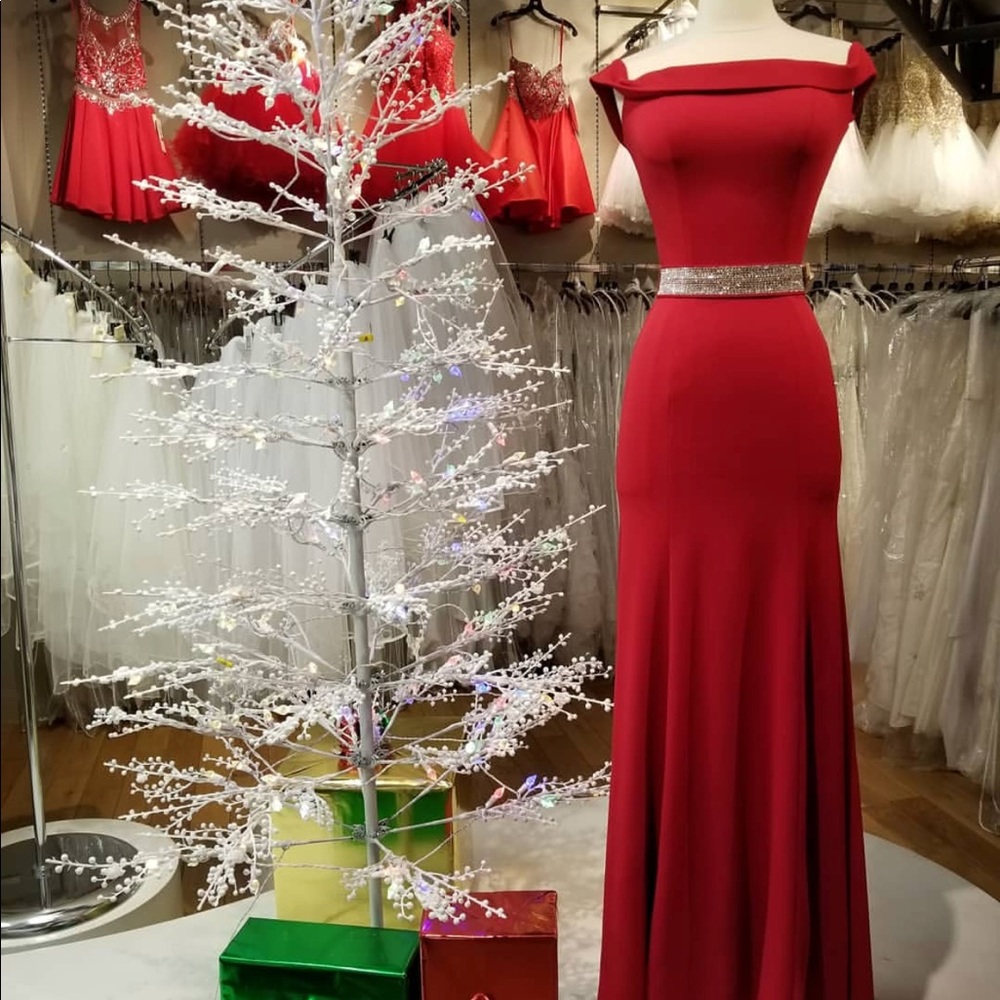 Red prom dress